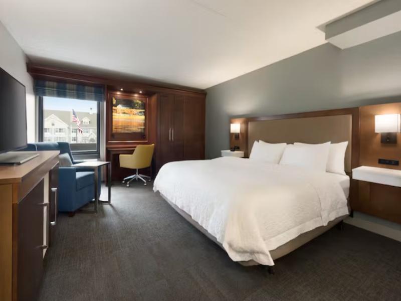 Hampton Inn Appleton-Fox River Mall Area image