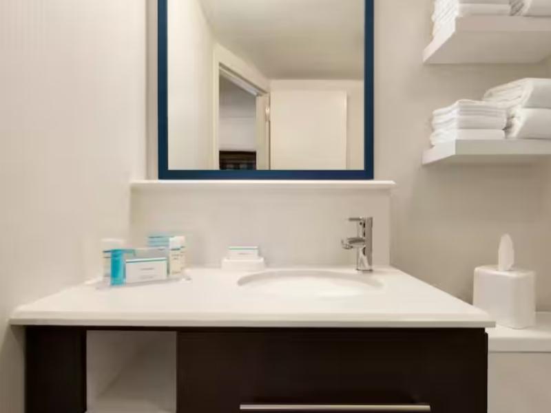 Hampton Inn Appleton-Fox River Mall Area image