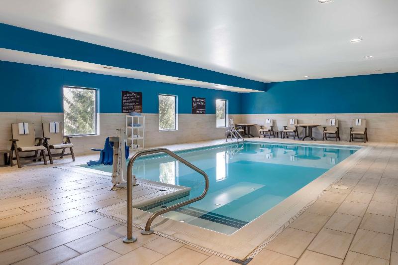 Hampton Inn Greenfield image