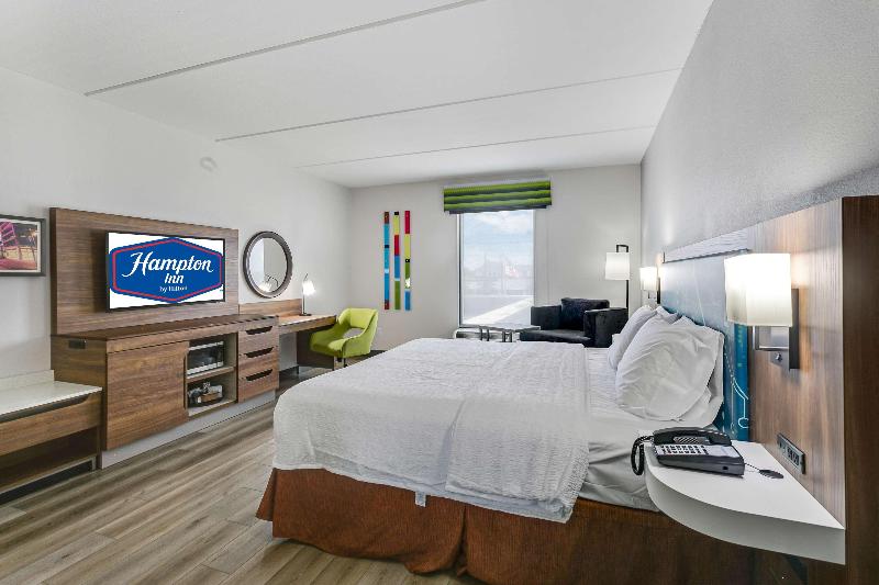 Hampton Inn Houston/Pearland image