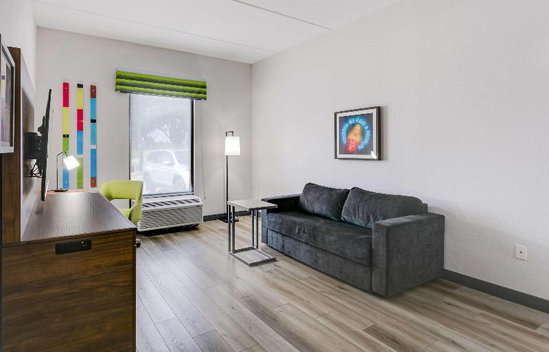 Hampton Inn Houston/Pearland image