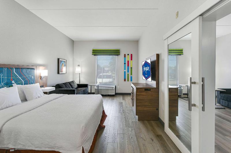 Hampton Inn Houston/Pearland image