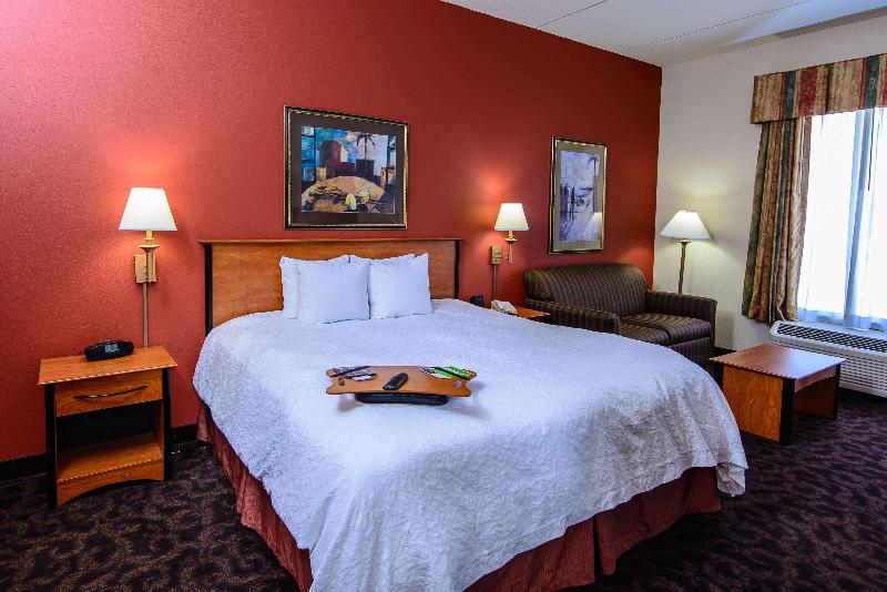 Hampton Inn Houston/Pearland image