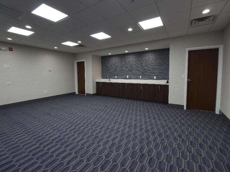Hampton Inn & Suites Denton