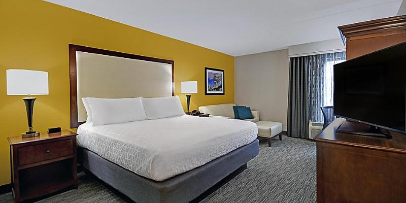 Holiday Inn Express & Suites Cincinnati Riverfront photo 19