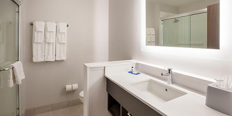 Holiday Inn Express & Suites Cincinnati Riverfront photo 21