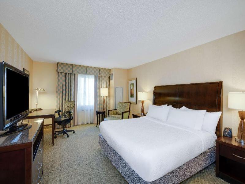 Hilton Garden Inn Bethesda Downtown image