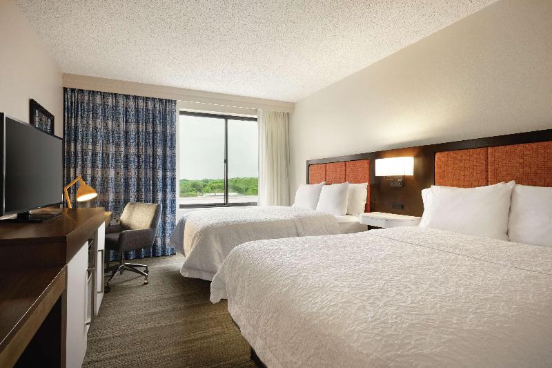 Hampton Inn & Suites Dallas-Mesquite image