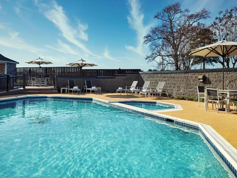 Richmond Airport Hotel