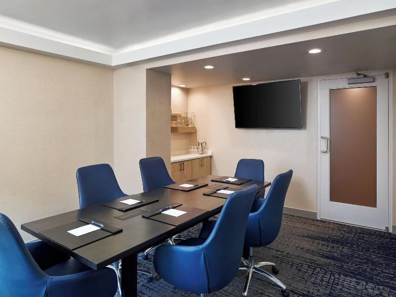 Richmond Airport Hotel