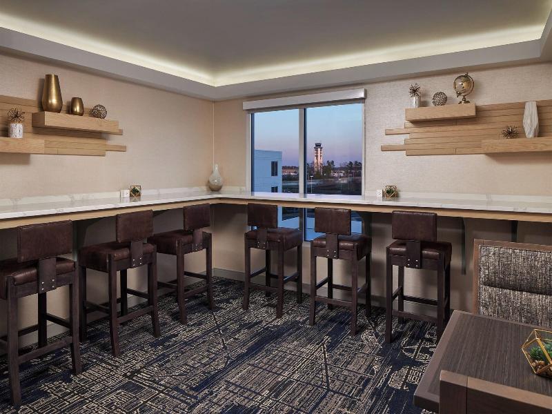 Richmond Airport Hotel