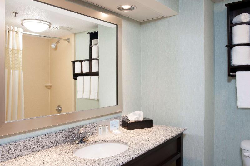 Hampton Inn & Suites Kokomo image