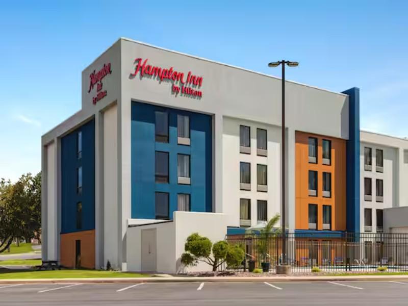 Hampton Inn Hagerstown image