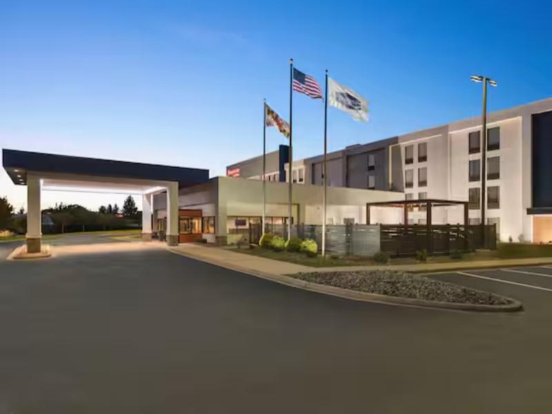 Hampton Inn Hagerstown image