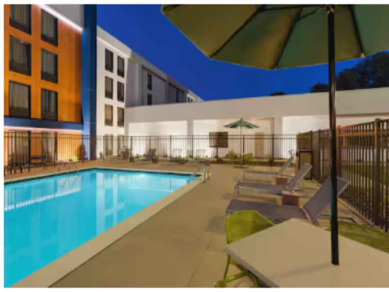 Hampton Inn Hagerstown image