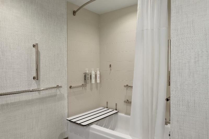 Hampton Inn Hagerstown image