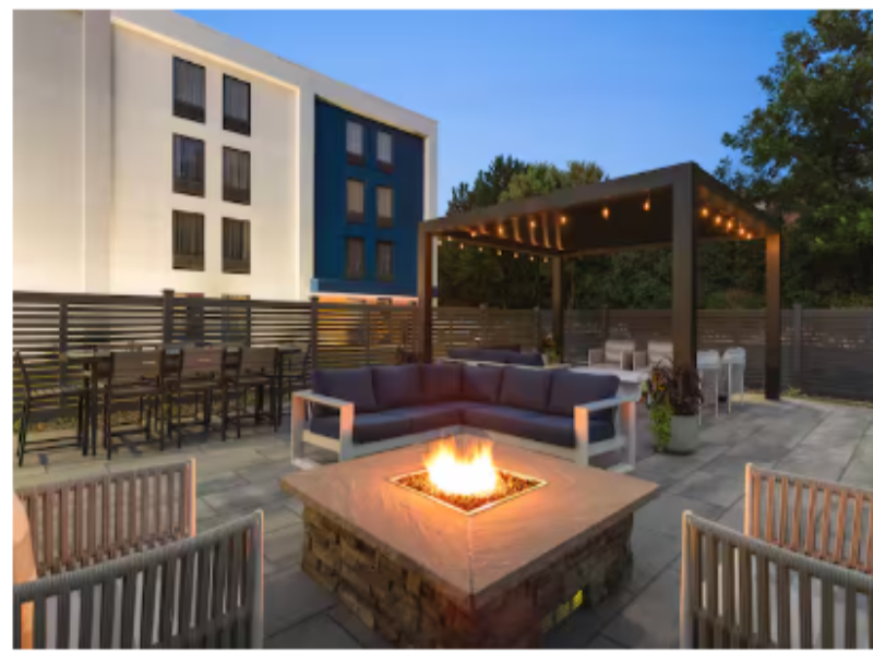 Hampton Inn Hagerstown image