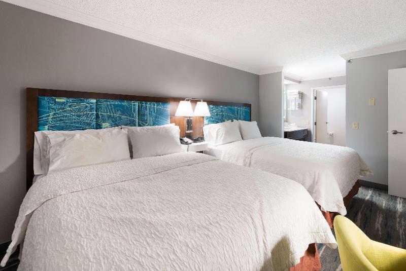 Hampton Inn & Suites Chicago/Hoffman Estates image