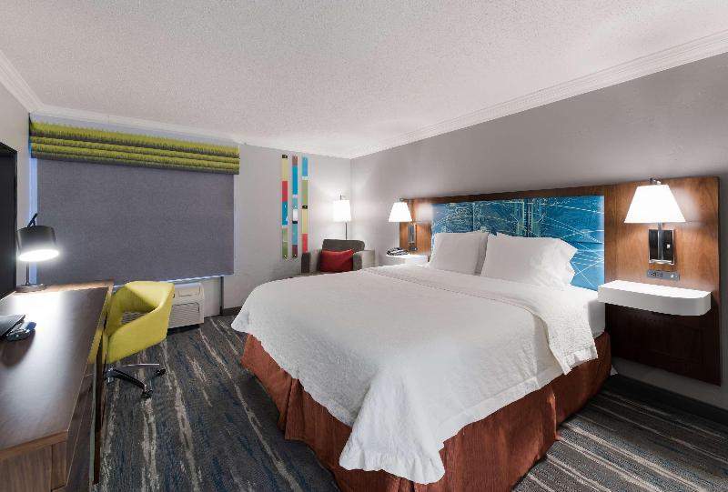 Hampton Inn & Suites Chicago/Hoffman Estates image