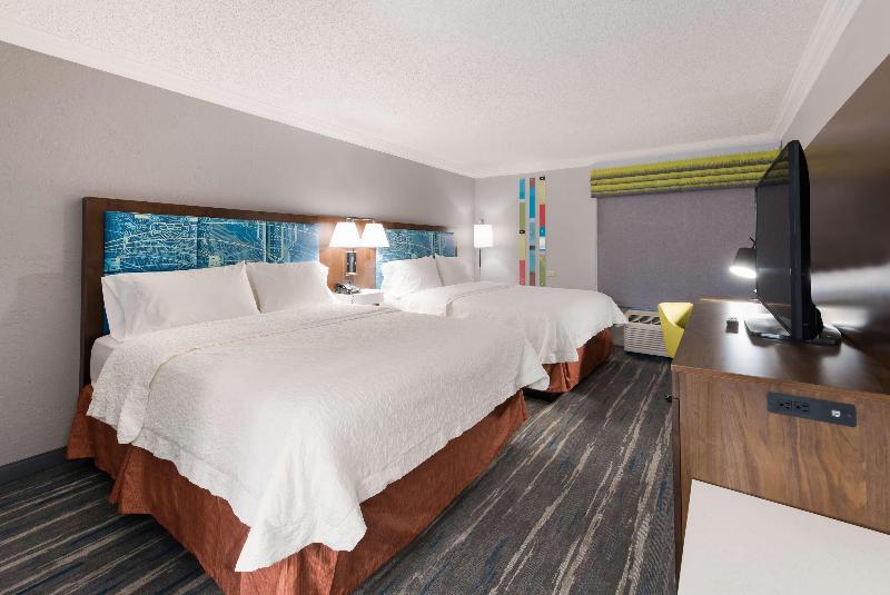 Hampton Inn & Suites Chicago/Hoffman Estates image