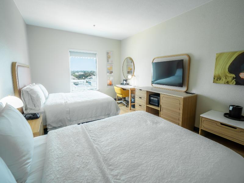 Hampton Inn & Suites Mission image
