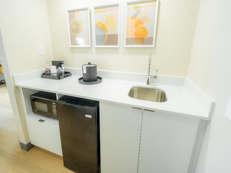 Hampton Inn & Suites Mission image