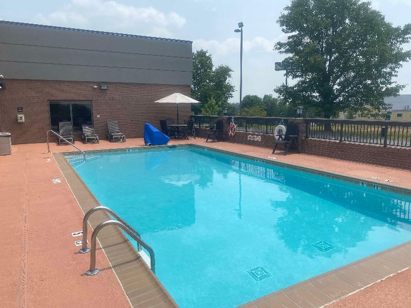 Hampton Inn Corbin image
