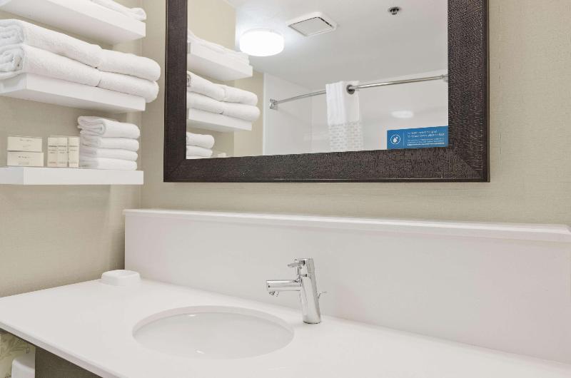 Hampton Inn Mount Dora image
