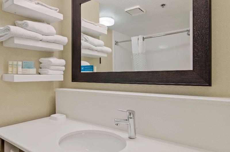 Hampton Inn Mount Dora image