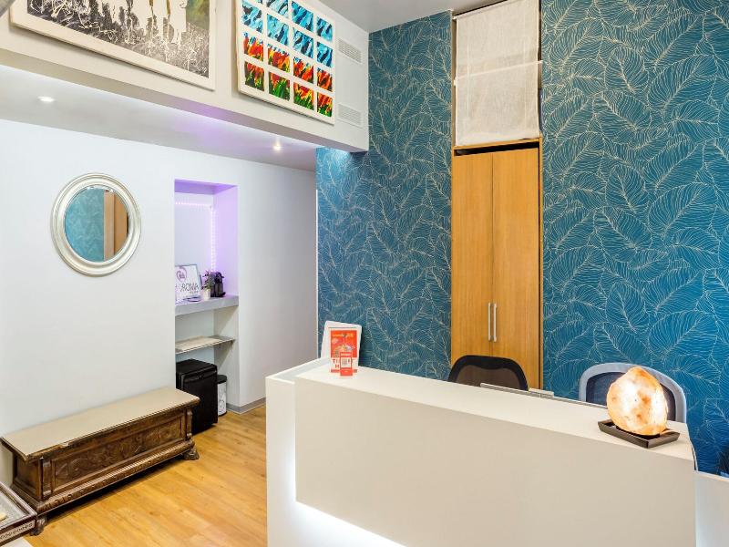 Nicole Suite image