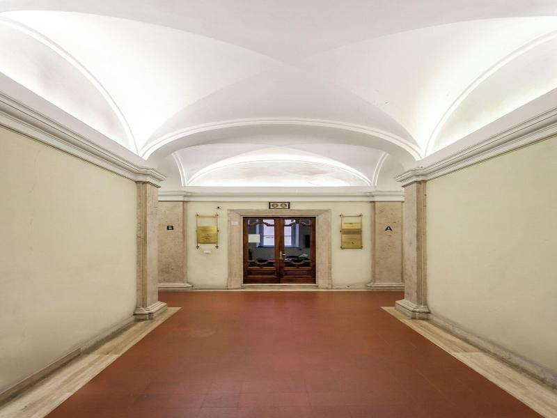 Nicole Suite image