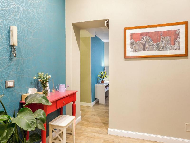 Nicole Suite image