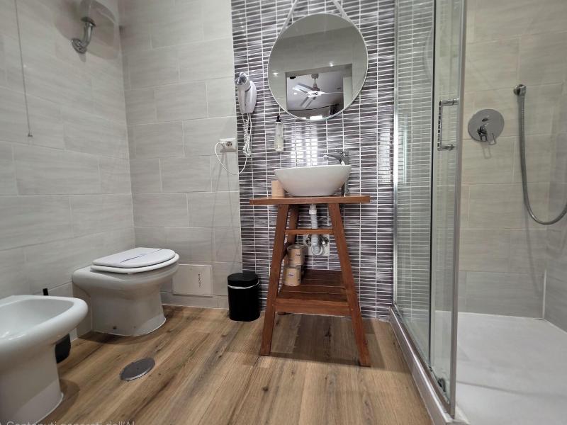 Nicole Suite image