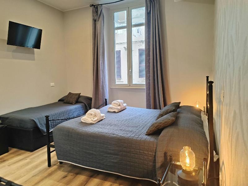Nicole Suite image