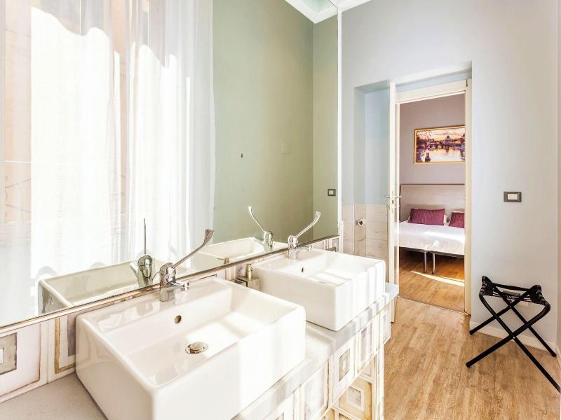 Nicole Suite image