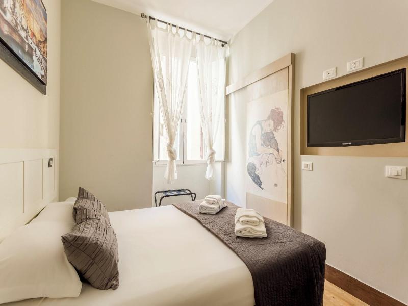 Nicole Suite image