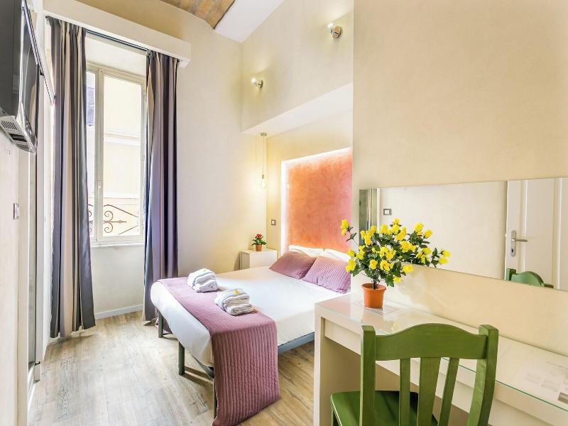 Nicole Suite image