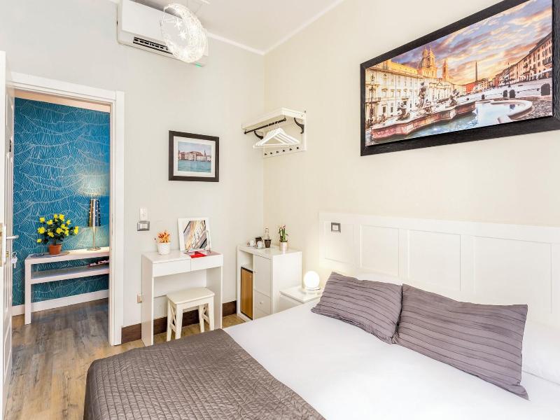 Nicole Suite image