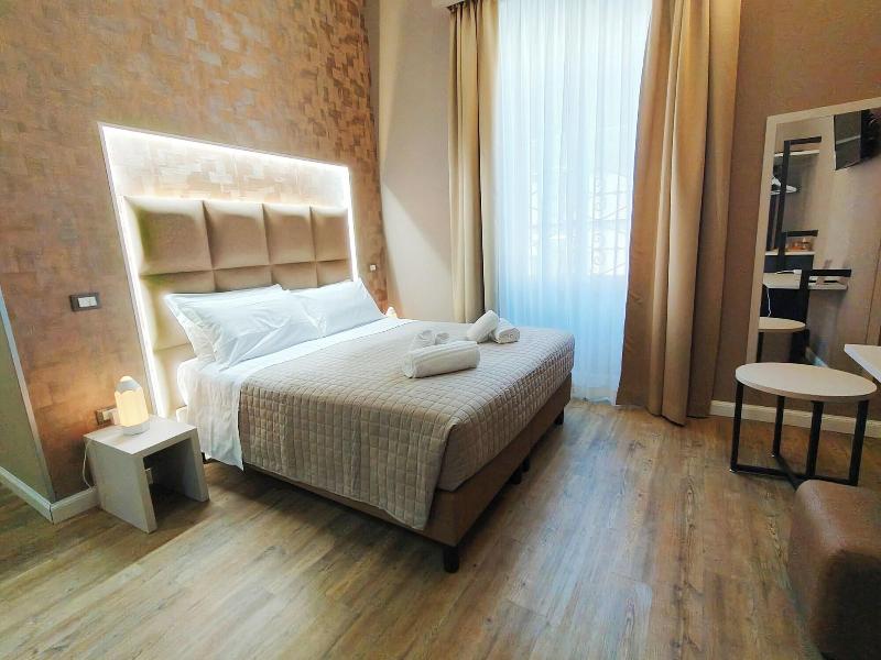 Nicole Suite image