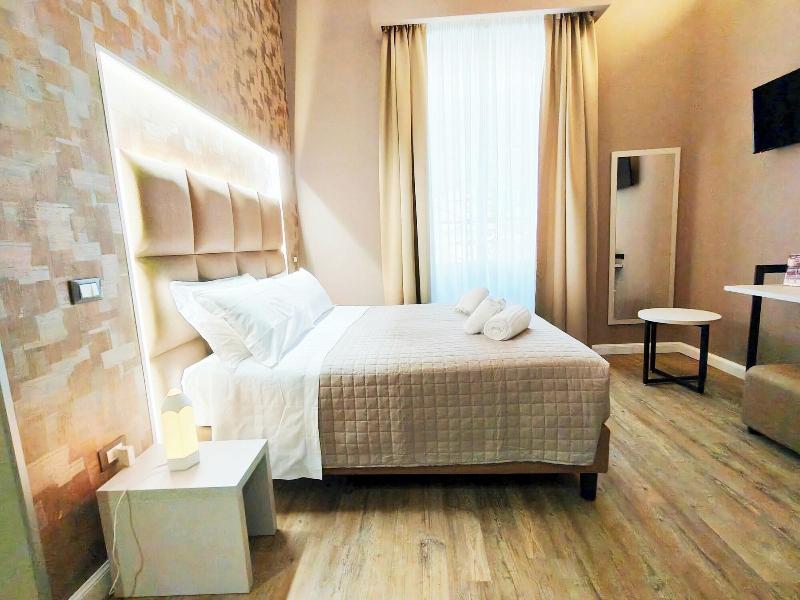 Nicole Suite image