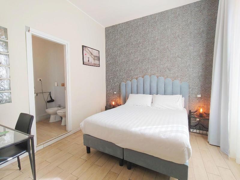 Nicole Suite image