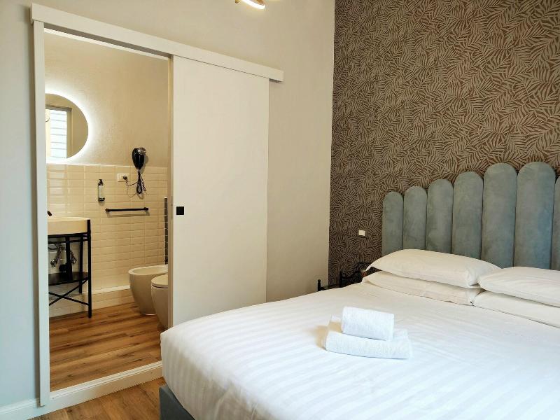 Nicole Suite image