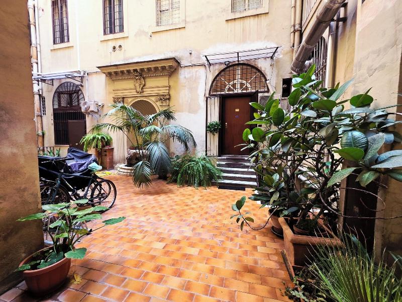 Nicole Suite image