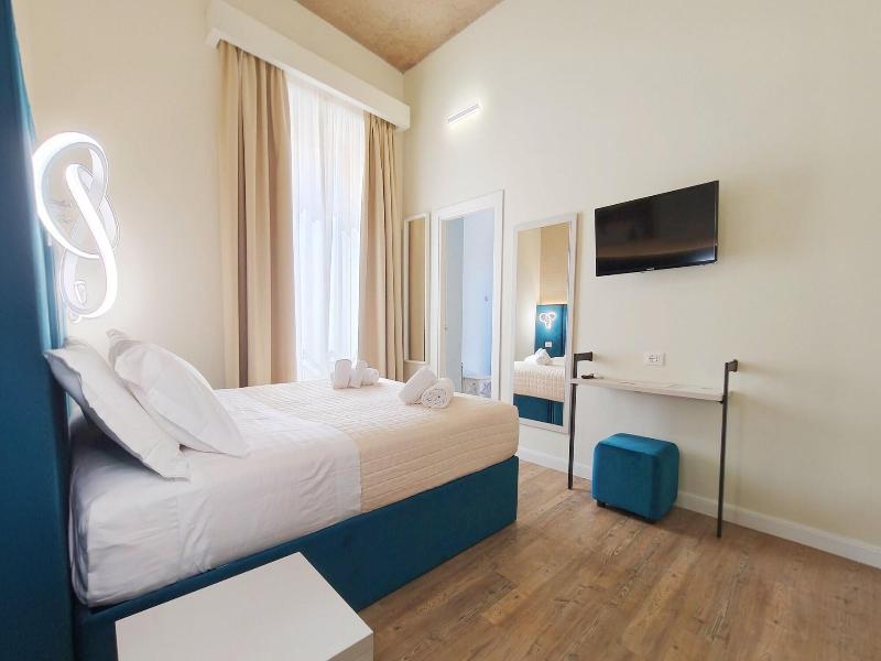 Nicole Suite image