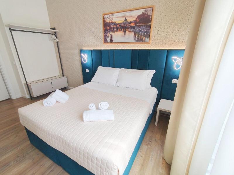 Nicole Suite image