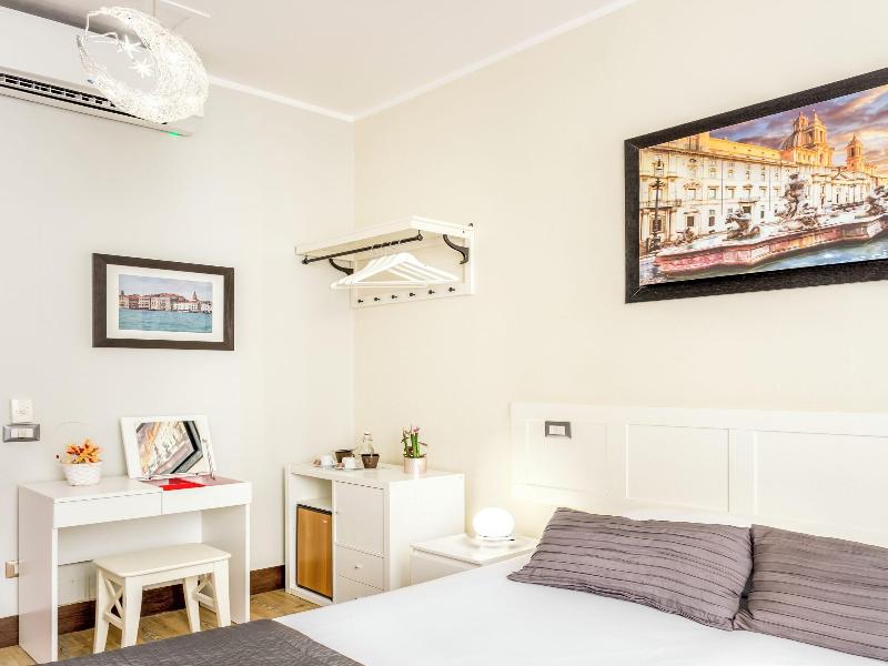 Nicole Suite image