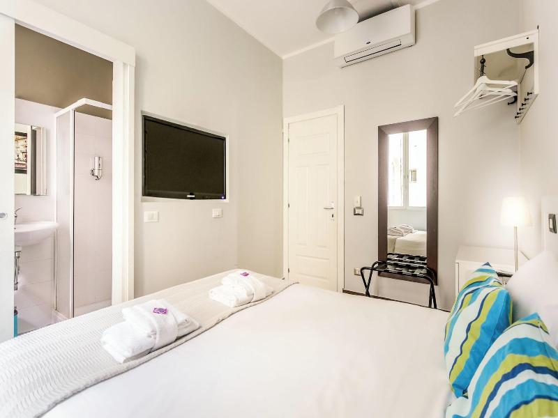 Nicole Suite image