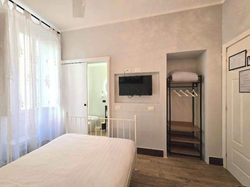 Nicole Suite image