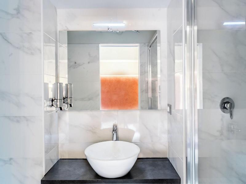 Nicole Suite image