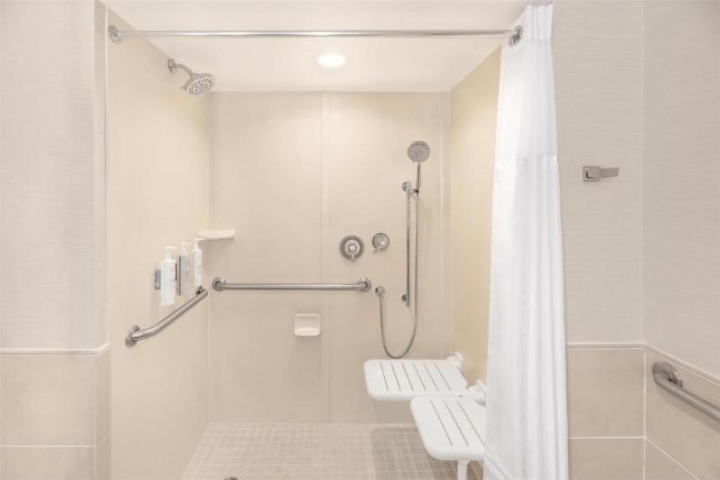 Embassy Suites Fort Myers Estero photo 24